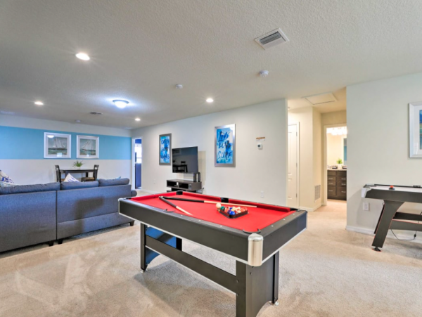 Sleek, Refreshing 8 Bedroom Pool Home with Great Community Amenities