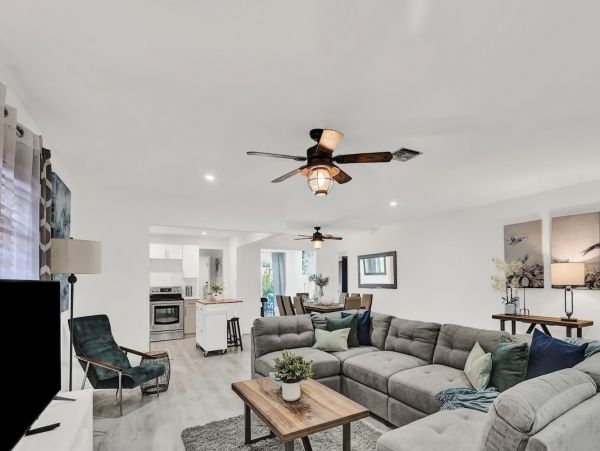 Lovely 4 Bedroom Vacation Pool Home in Hollywood