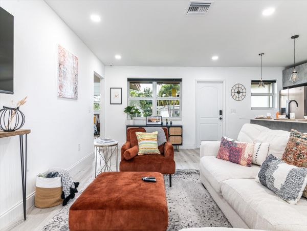 Beautiful Wilton Manors Vacation Pool Home Three Bedroom