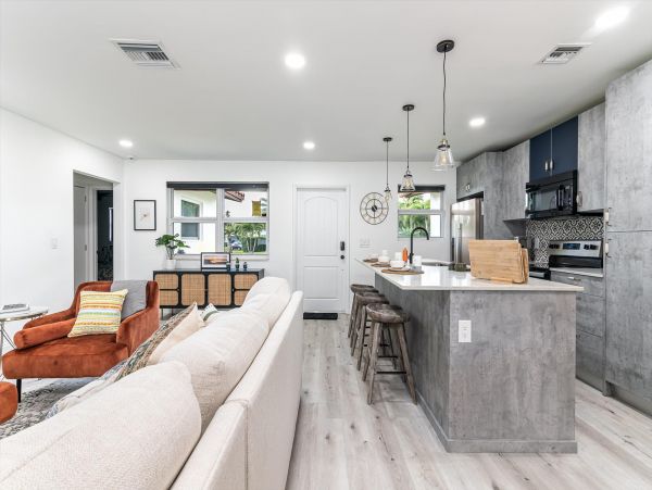 Beautiful Wilton Manors Vacation Pool Home Three Bedroom