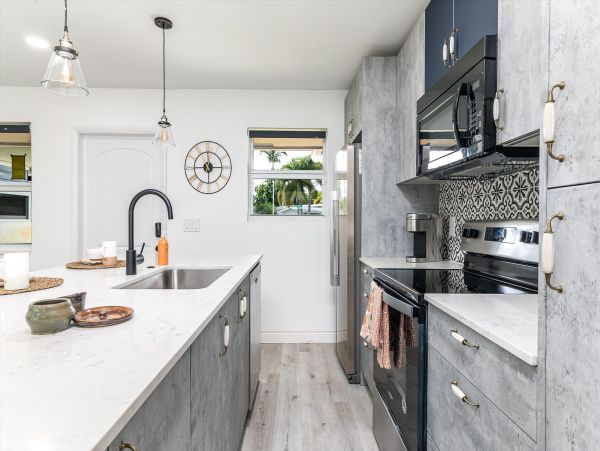 Beautiful Wilton Manors Vacation Pool Home Three Bedroom