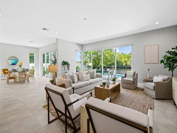 Elegant Riverfront Vacation Pool Home in Fort Lauderdale