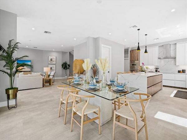 Elegant Riverfront Vacation Pool Home in Fort Lauderdale