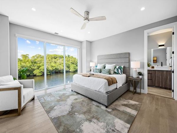 Elegant Riverfront Vacation Pool Home in Fort Lauderdale