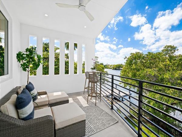 Elegant Riverfront Vacation Pool Home in Fort Lauderdale