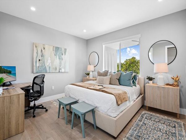 Elegant Riverfront Vacation Pool Home in Fort Lauderdale