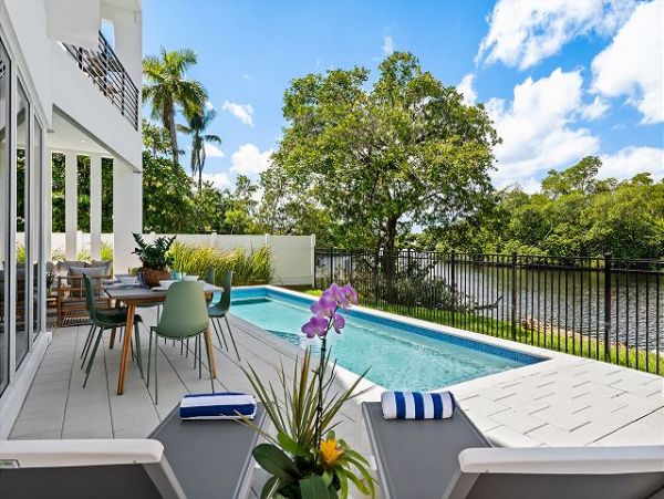 Elegant Riverfront Vacation Pool Home in Fort Lauderdale