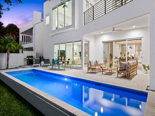 Elegant Riverfront Vacation Pool Home in Fort Lauderdale