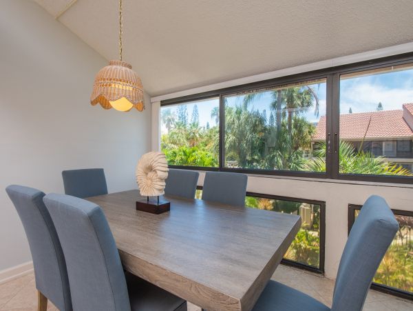 2nd floor Beachside Condo with garden courtyard view