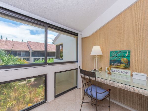 2nd floor Beachside Condo with garden courtyard view