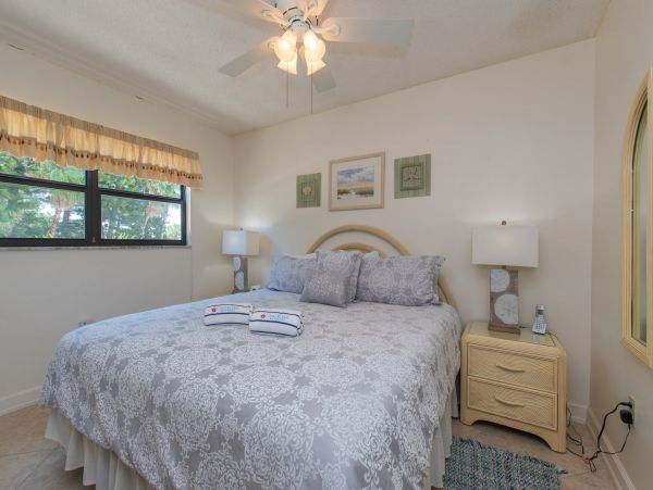 2nd floor Beachside Condo with garden courtyard view