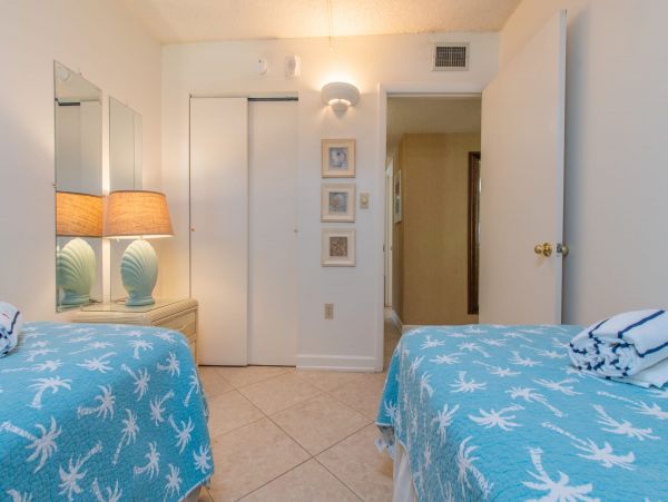 2nd floor Beachside Condo with garden courtyard view