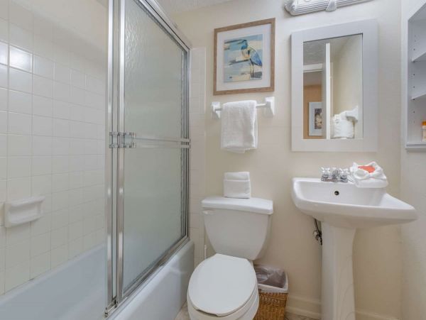 2nd floor Beachside Condo with garden courtyard view