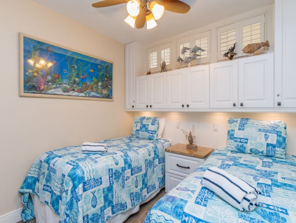 1st floor garden view Beachside Condo Nicely appointed!