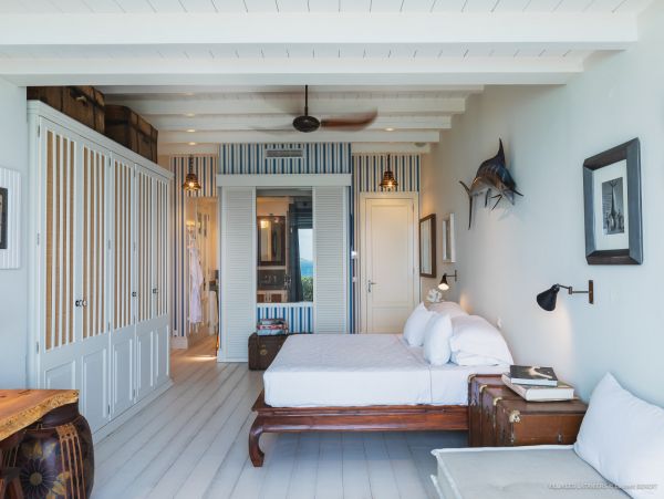 Two Villas with 11 Bedrooms Ocean View 22 Guests