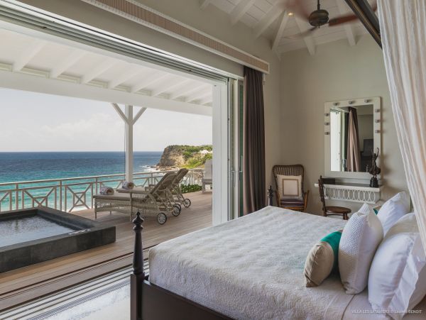 Two Villas with 11 Bedrooms Ocean View 22 Guests