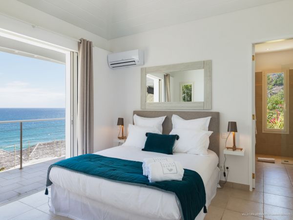 Two Villas with 11 Bedrooms Ocean View 22 Guests