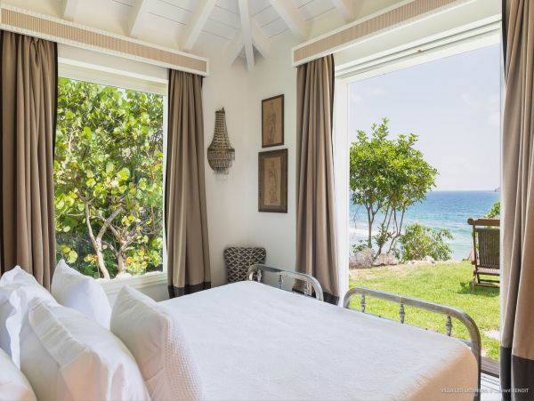 Two Villas with 11 Bedrooms Ocean View 22 Guests