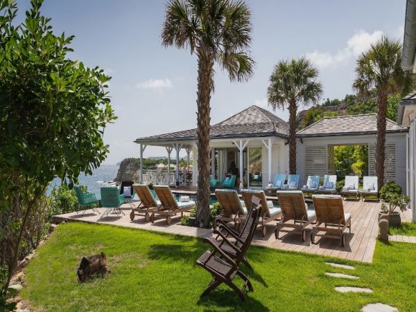 Two Villas with 11 Bedrooms Ocean View 22 Guests