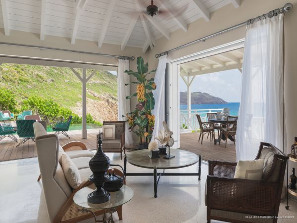 Two Villas with 11 Bedrooms Ocean View 22 Guests