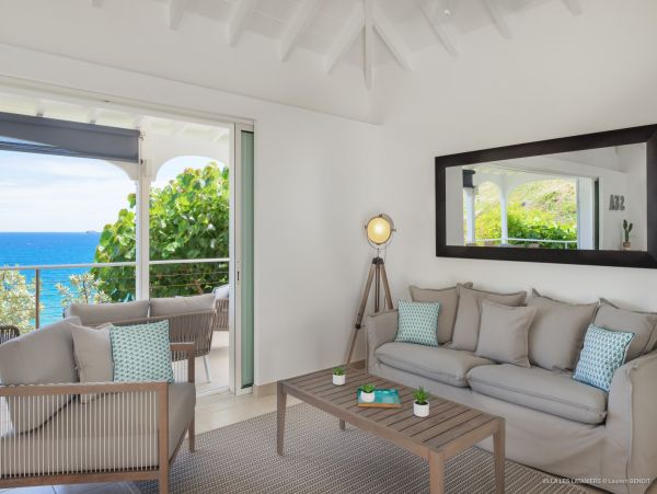 Two Villas with 11 Bedrooms Ocean View 22 Guests
