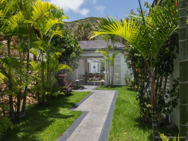 Two Villas with 11 Bedrooms Ocean View 22 Guests