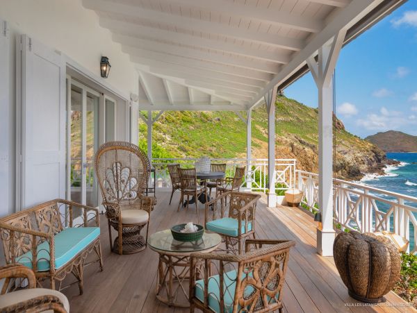 Two Villas with 11 Bedrooms Ocean View 22 Guests