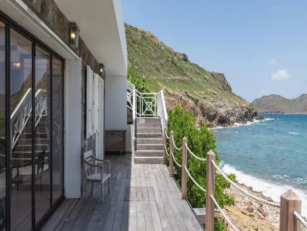 Two Villas with 11 Bedrooms Ocean View 22 Guests