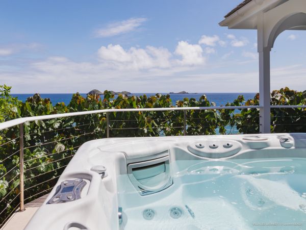 Two Villas with 11 Bedrooms Ocean View 22 Guests