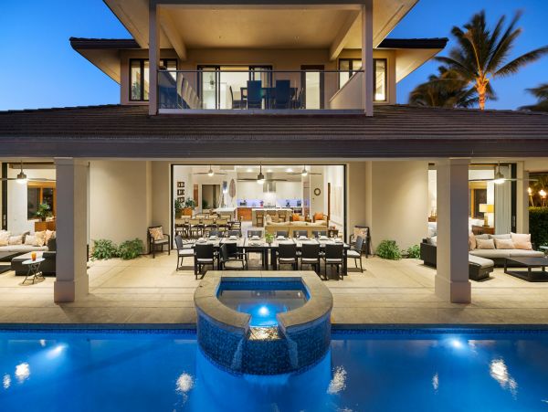 Luxury Vacation Estate with 8 Bedrooms in Waikoloa Village