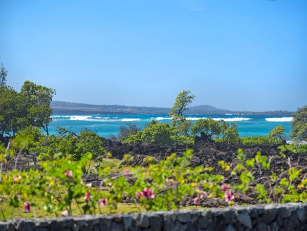 Luxury Vacation Estate with 8 Bedrooms in Waikoloa Village