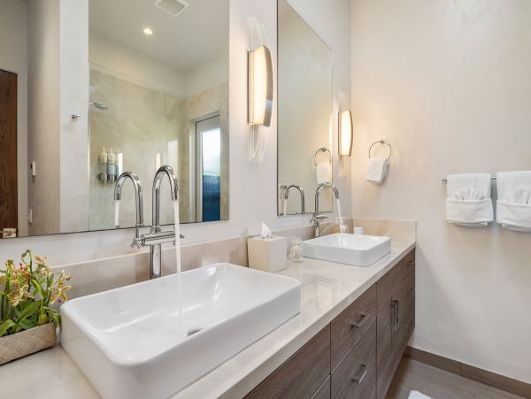 Luxury Vacation Estate with 8 Bedrooms in Waikoloa Village