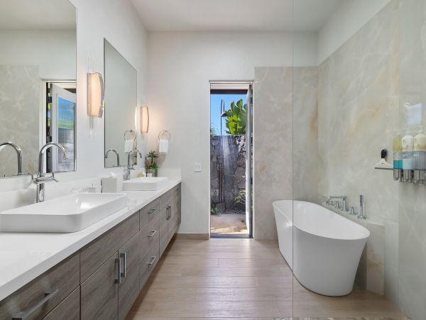 Luxury Vacation Estate with 8 Bedrooms in Waikoloa Village