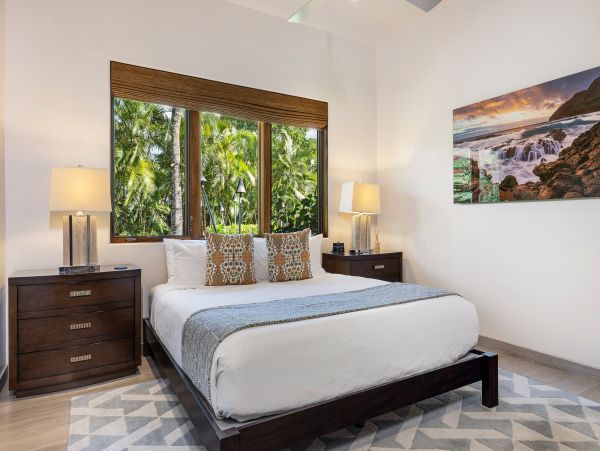 Luxury Vacation Estate with 8 Bedrooms in Waikoloa Village