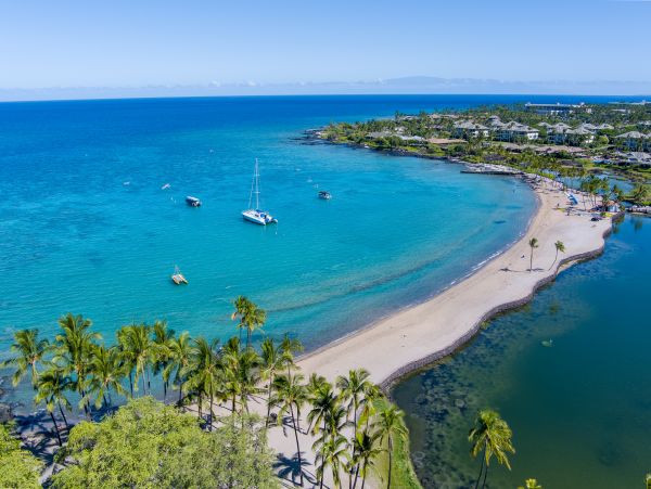 Luxury Vacation Estate with 8 Bedrooms in Waikoloa Village