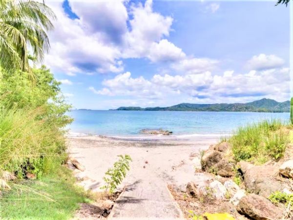 Two Bedroom Oceanfront Vacation Condo in Flamingo Beach