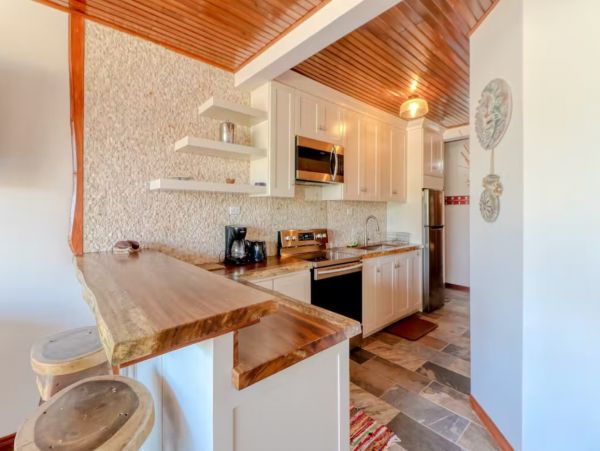 Two Bedroom Oceanfront Vacation Condo in Flamingo Beach