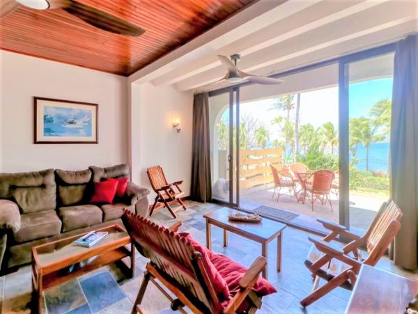 Two Bedroom Oceanfront Vacation Condo in Flamingo Beach