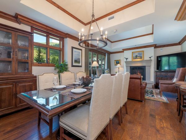 Luxury Three Bedroom Residence in Vail with Opulent Amenities