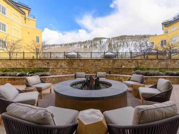 Luxury Three Bedroom Residence in Vail with Opulent Amenities