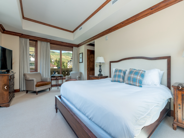 Luxury Three Bedroom Residence in Vail with Opulent Amenities