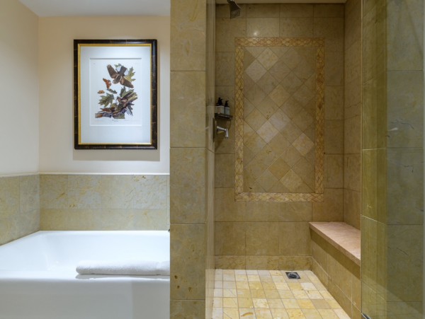 Luxury Three Bedroom Residence in Vail with Opulent Amenities