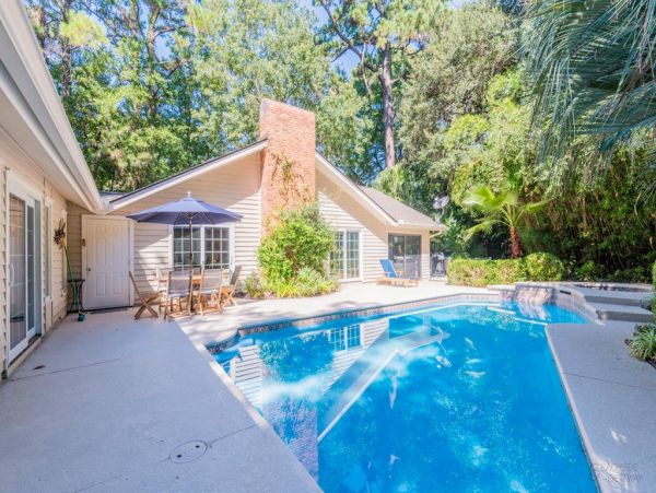 Four Bedroom Luxury Vacation Home in Hilton Head