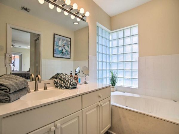 Pompano Beach Vacation Pool Home Four Bedroom