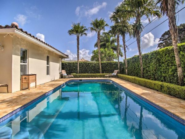 Pompano Beach Vacation Pool Home Four Bedroom