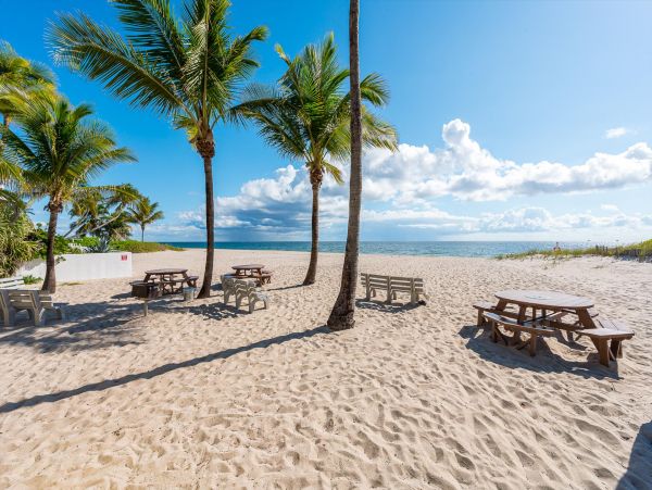 Lovely 3 Bedroom Home Steps to the Private Beach