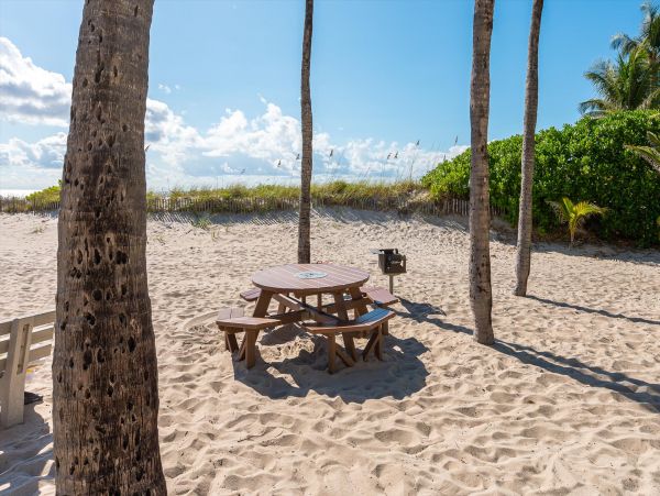 Lovely 3 Bedroom Home Steps to the Private Beach