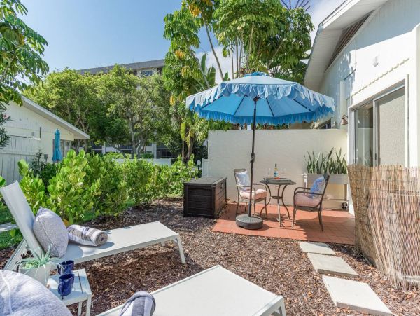 Studio Rental on Lido Key with kitchenette