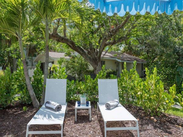 Studio Rental on Lido Key with kitchenette