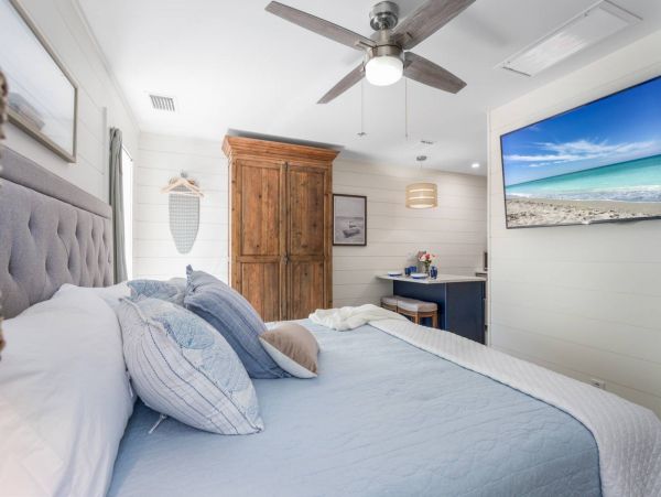 Studio Rental on Lido Key with kitchenette